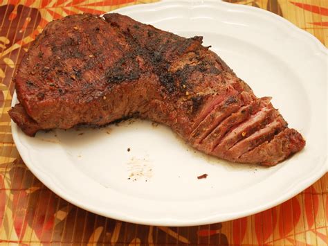 how to cook tri tip steaks on the grill